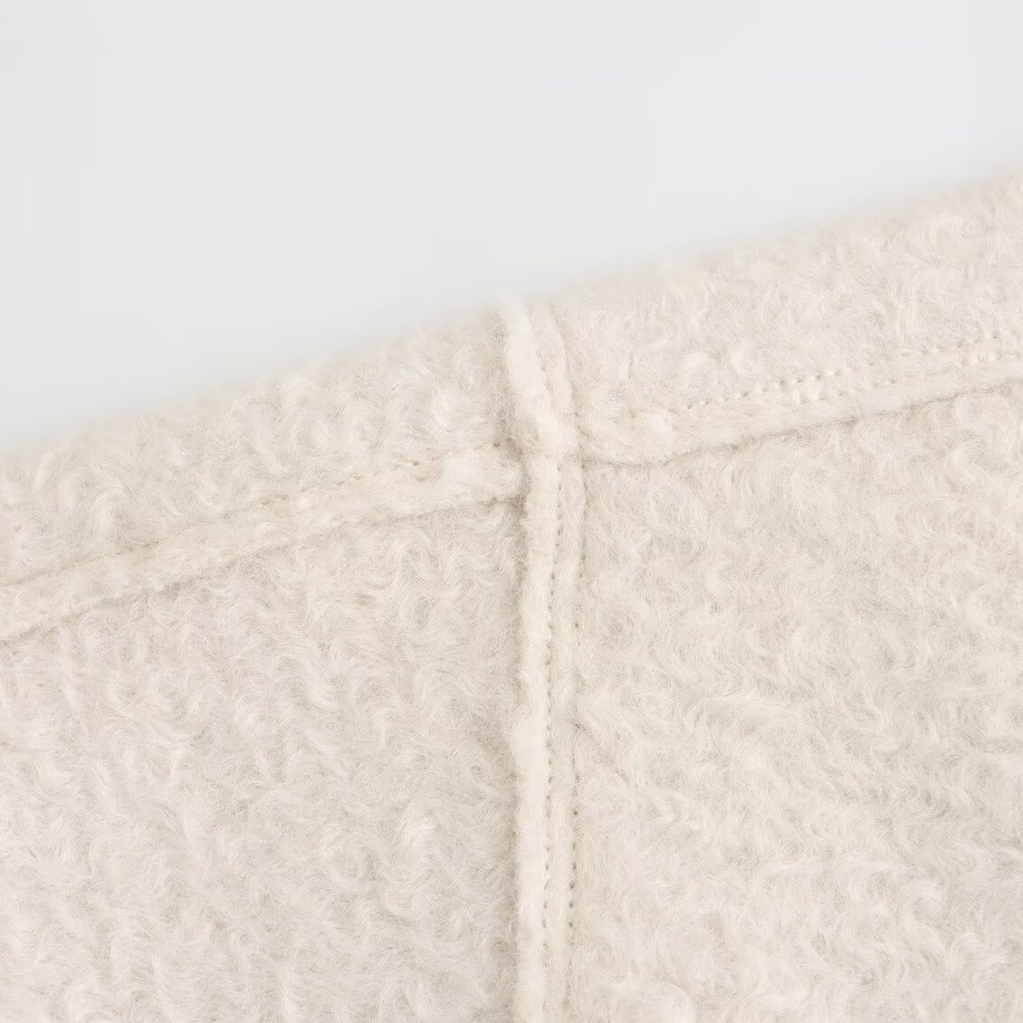 Lockeres Sweatshirt mit Stehkragen